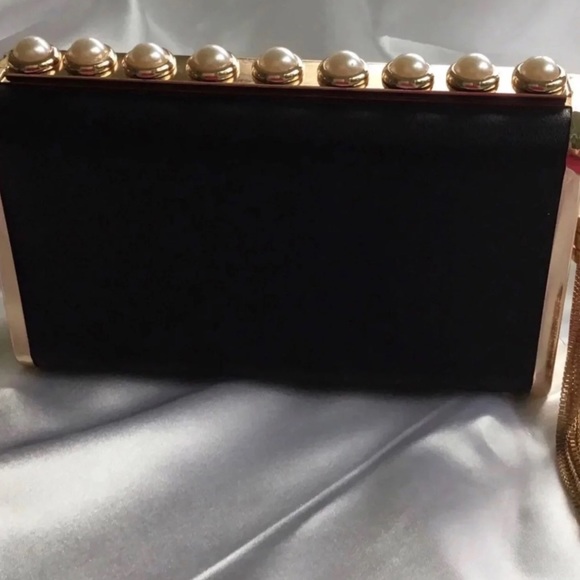 Gold Metal Frame Black Leatherette Fashion Clutch Bag - Picture 6 of 11